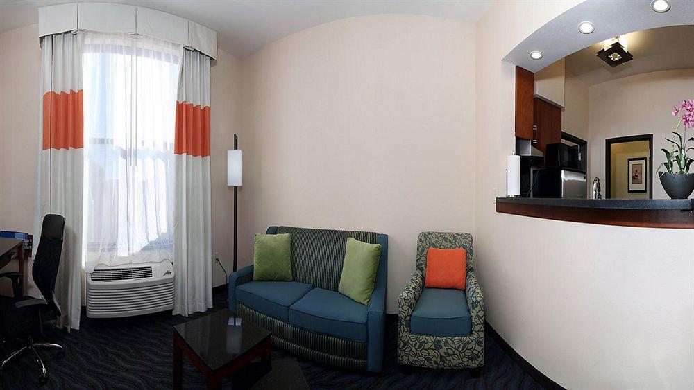Hotel Fairfield & By Marriott