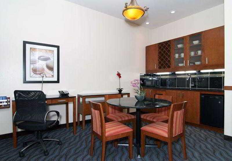 Fairfield & By Marriott