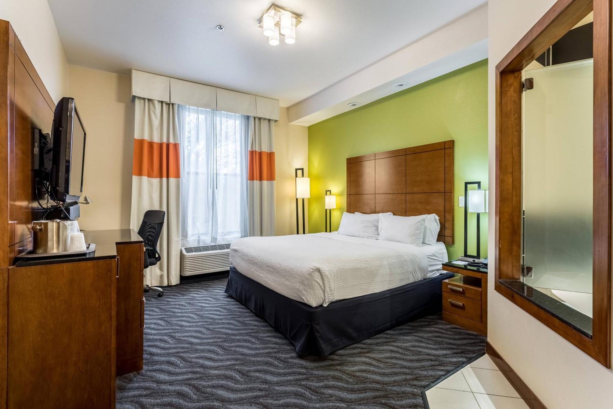 Fairfield & By Marriott