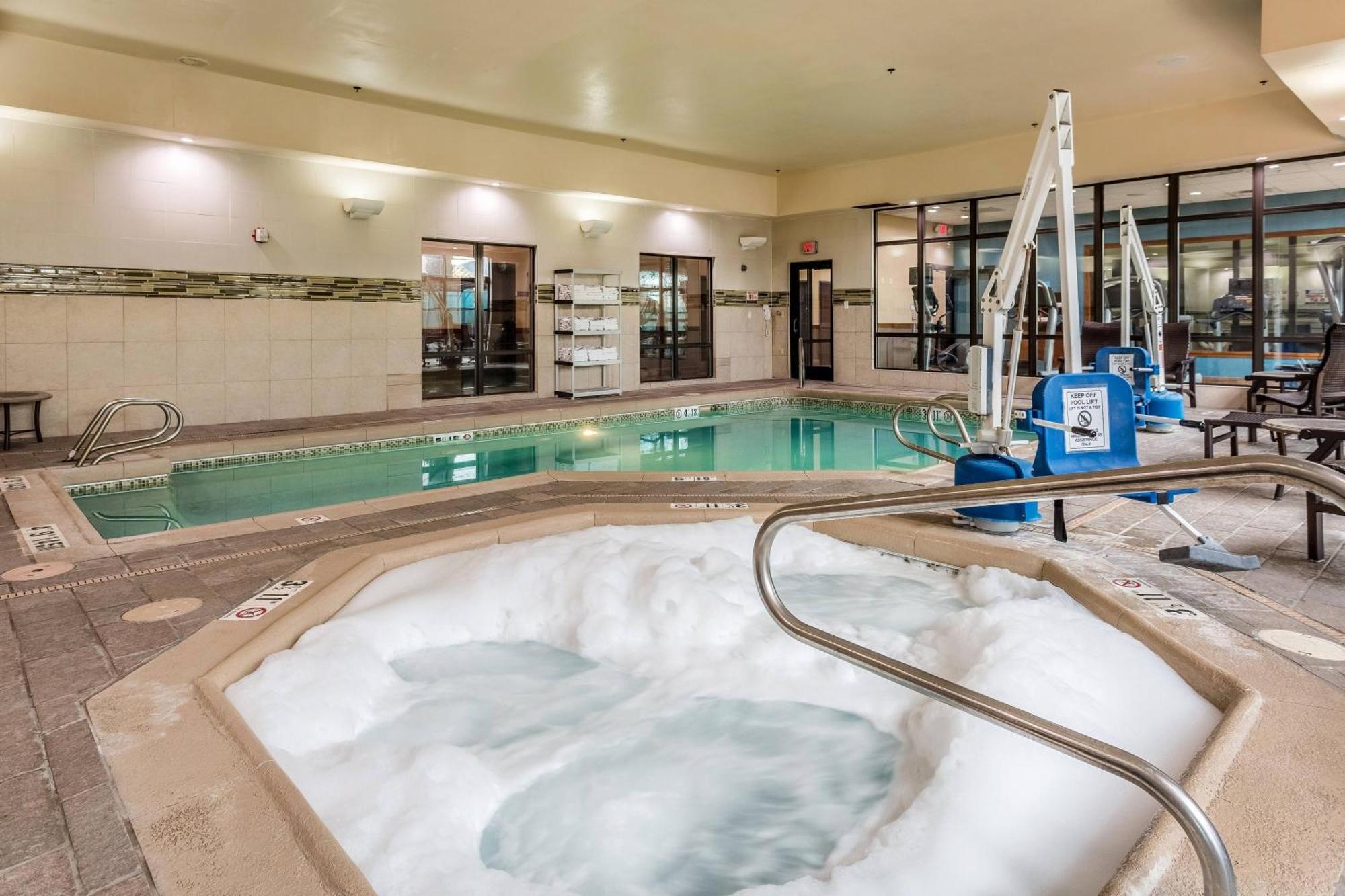 Hotel Fairfield & By Marriott