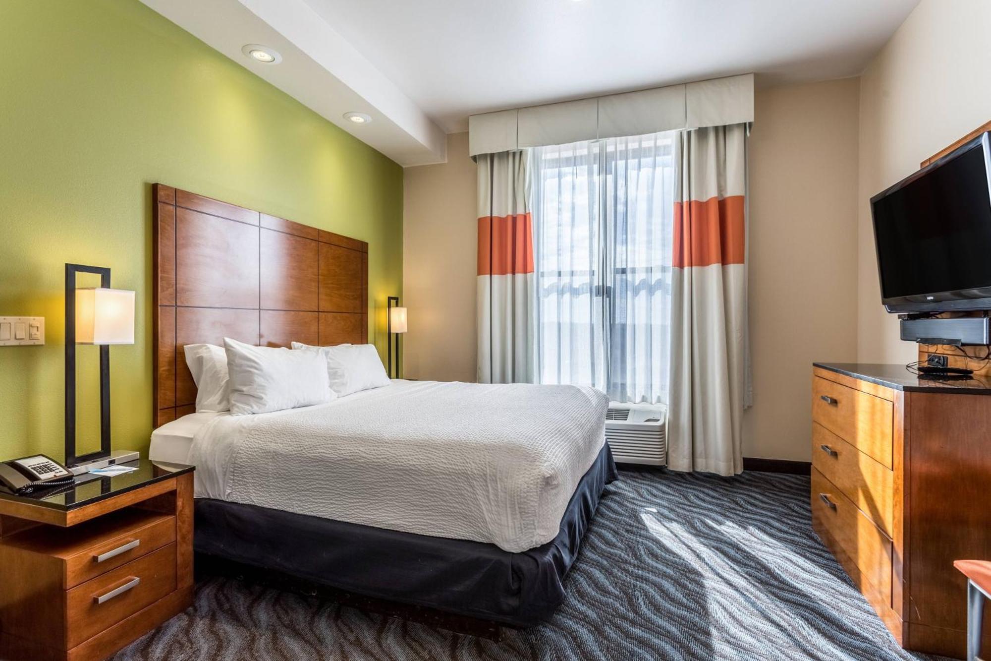 Fairfield & By Marriott Hotel