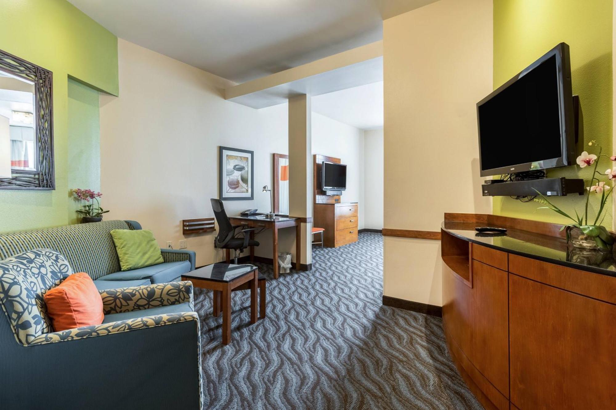 Fairfield & By Marriott 3*
