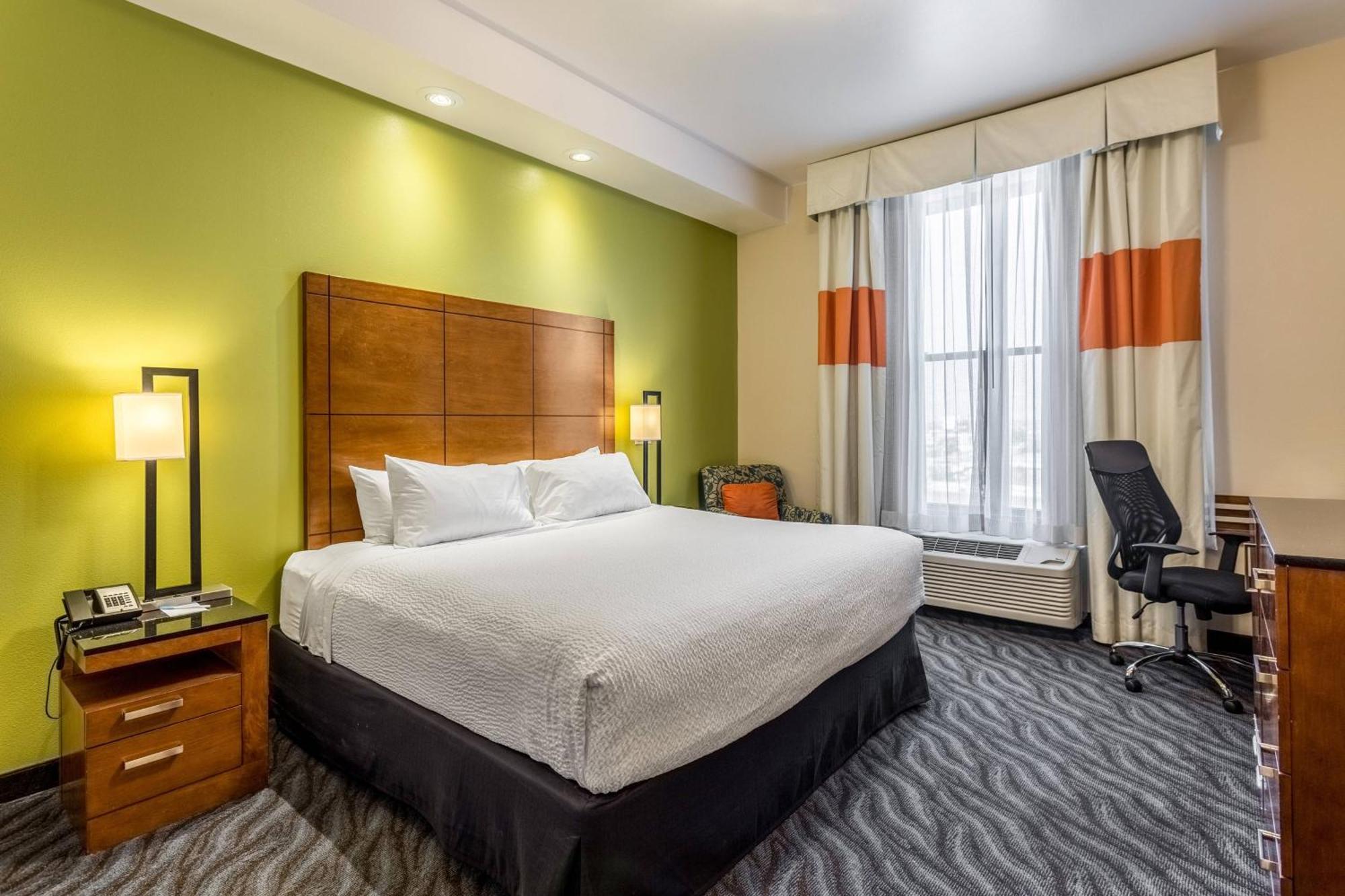 Fairfield & By Marriott