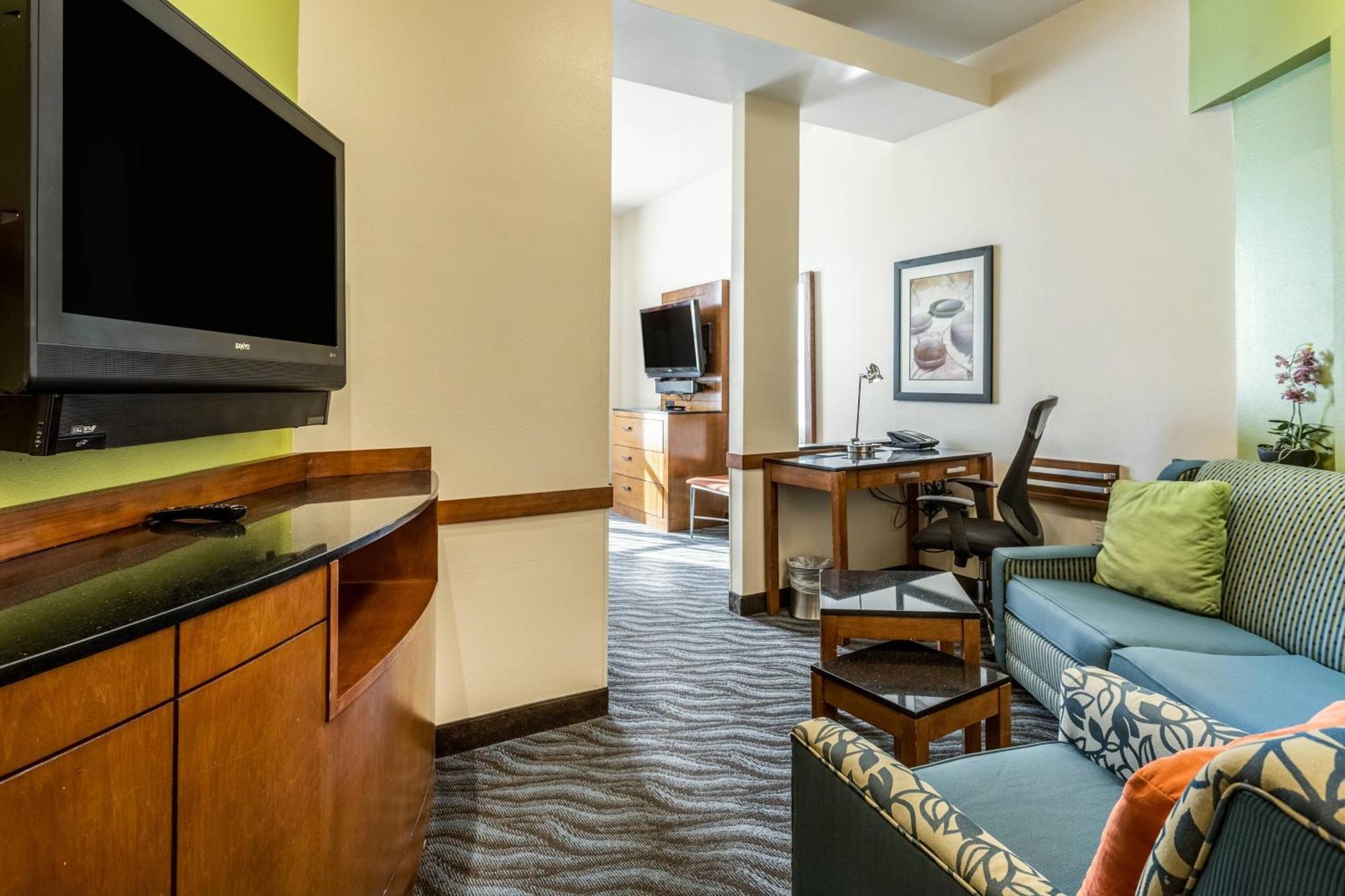 Fairfield & By Marriott Hotel