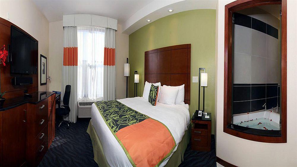 Hotel Fairfield & By Marriott 3*