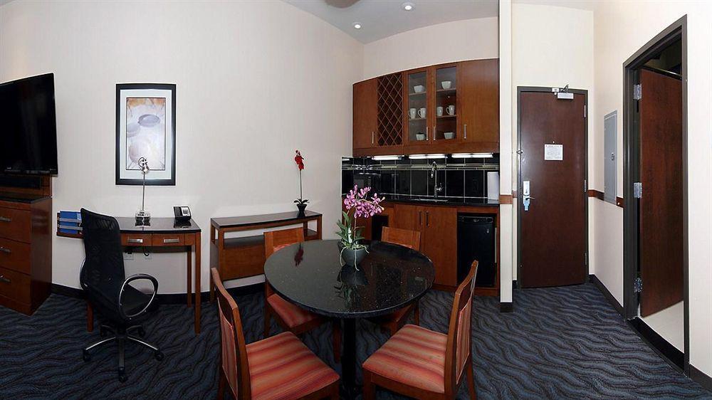 Fairfield & By Marriott